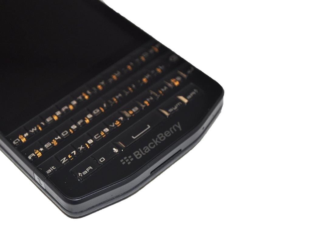 گوشی موبایل بلک بری مدل Porsche Design P9983