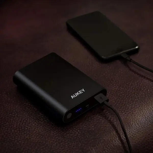 شارژر همراه آکی مدل PB-AT1 ظرفیت 10400 میلی آمپر ساعت AUKEY PB-AT1 10400mAh Power Bank - 4