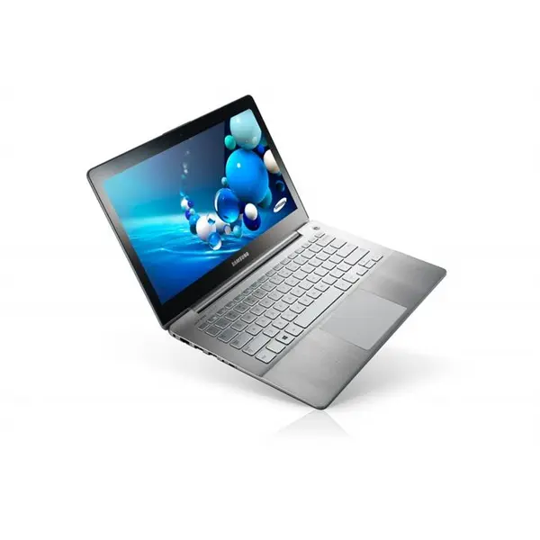 SAMSUNG NP740U3E-corei5-8GB-128GB-1GB