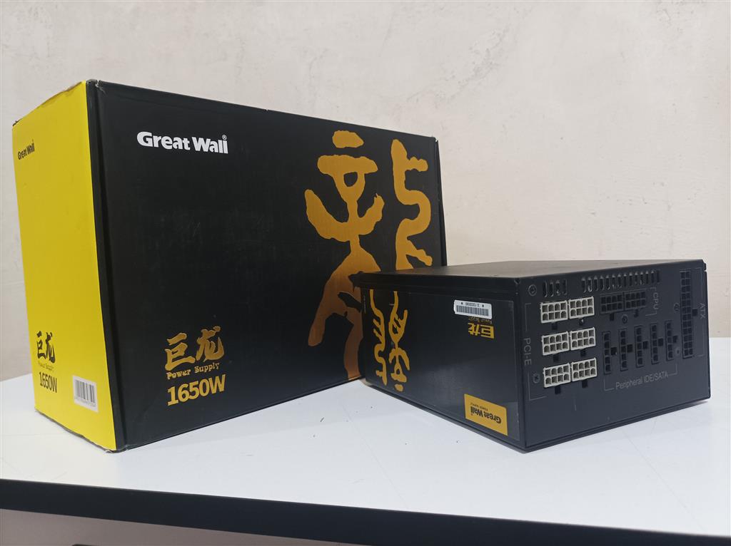 پاور 1650 وات مدل great wall  فول ماژولار در حد نو