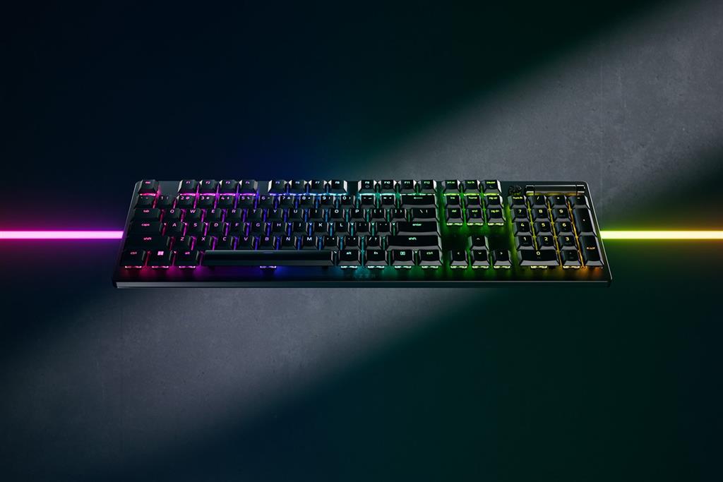 Razer DeathStalker V2 Pro With Low