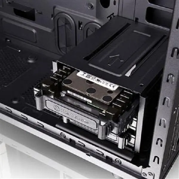 کیس کامپیوتر ترمالتیک مدل Core V31 Thermaltake Core V31 Computer Case