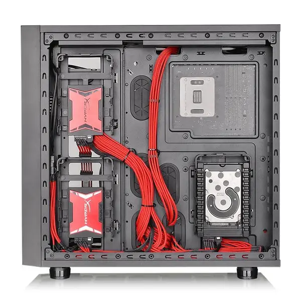 Thermaltake Core X31 Computer Case - 3