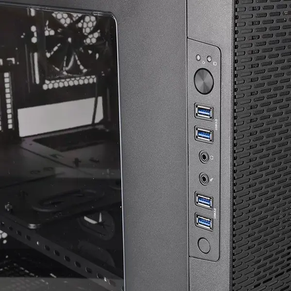 Thermaltake Core X9 Computer Case - 2