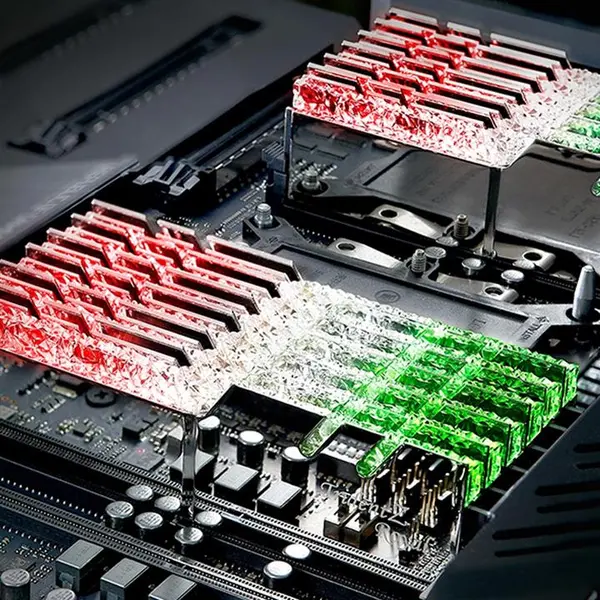 رم CL18 DDR4 جی اسکیل 64 گیگابایت 3600MHZ مدل TRIDENT Z ROYAL SILVER Trident Z Royal RS DDR4 64GB 3600MHz CL18 Dual Channel Desktop RAM - 2