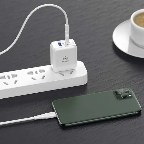 کابل و مبدل \tکابل تبدیل USB-C به لایتنینگ مک دودو مدل CA-7290 طول 1.2 متر -