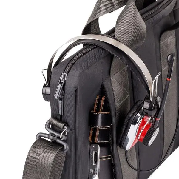 کیف ریوا کیس مدل 8830 مناسب برای لپ تاپ 15.6 اینچی RivaCase 8830 Bag For 15.6 inch Laptop