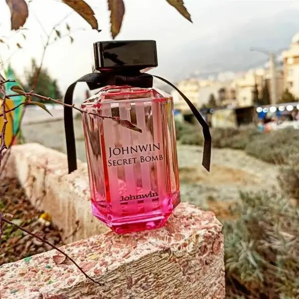 عطر ادکلن ویکتوریا سکرت بامب شل Victoria Secret Bombshell خنک و شیرین\nگروه بویایی\tگل میوه ای زنانه 100 میل