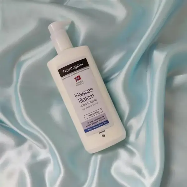 لوسیون بدن نوتروژینا مدل  Deep Moisture حجم 400 میلی لیتر