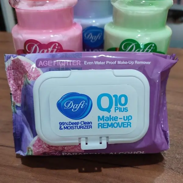 دستمال مرطوب دافی مدل Q10 PLUS STOP IRRITATION بسته 50 عددی
