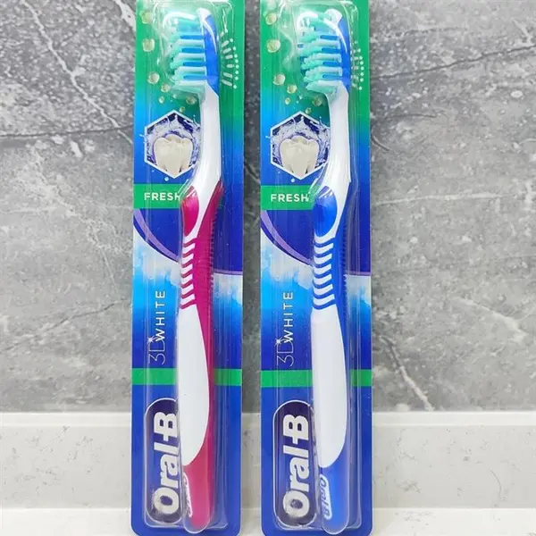 مسواک اورال-بی مدل 3D White با برس متوسط - 2
