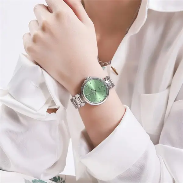 ساعت مچی عقربه ای زنانه نیوی فورس کد NF5013L