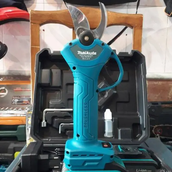 قیچی شارژی ماکیتا