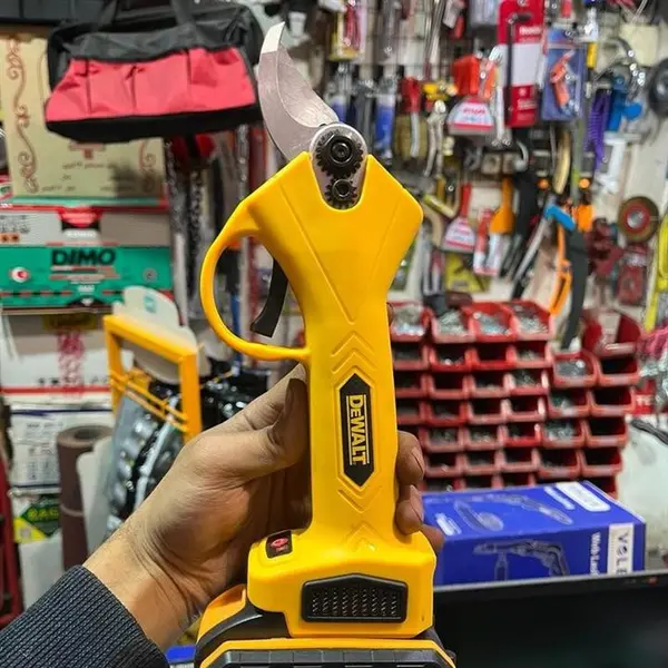 قیچی باغبانی شارژی دیوالت 36 ولت مدل Brushless.36v