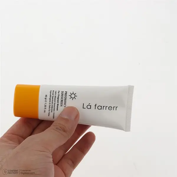کرم ضد آفتاب مینرال بی رنگ مناسب خانم‌های باردار SPF40 لافارر 40 میلLa farrerr Pregnancy Safe Invisible Sunscreen for Pregnant Women SPF40 ـ لافارر - 2