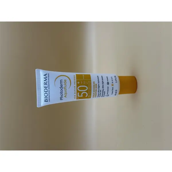 کرم ضد آفتاب آکوافلوید بایودرما اصل فرانسه فوتودرم SPF+50 رنگ روشن – Bioderma Photoderm Aquafluide Sunscreen SPF 50+ Claire – Sun Active Defense 40ml - 4