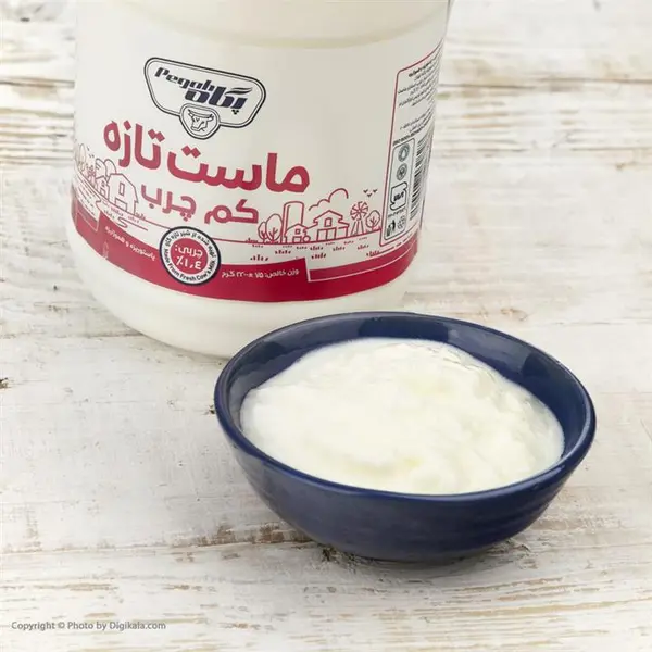 ماست تازه کم چرب پگاه مقدار 2000 گرم - 2
