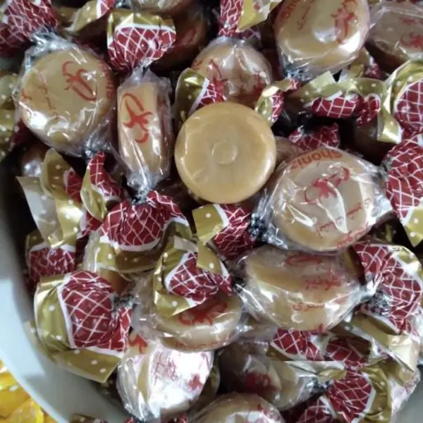شکلات آبنباتی شیری معروف شونیز (300گرمی)