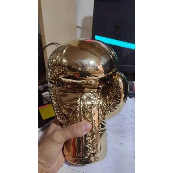تندیس دستکش بوکس طلا - 2
