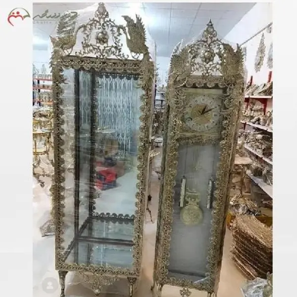 ساعت ایستاده به همراه ویترین طرح سیمرغ بدنه تمام برنزی و رنگ ثابت - 2