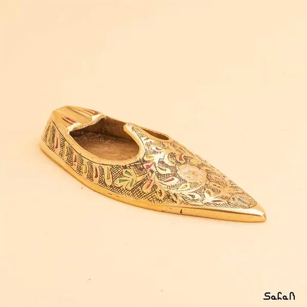 زیر سیگاری برنجی قلم زنی میناکاری کفش سایز 4 کد  5028-01 - 2