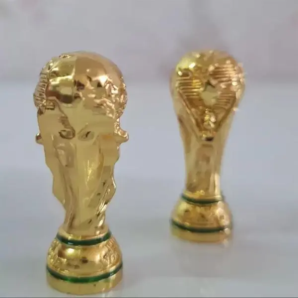 مجسمه فلزی جام جهانی کاپ تندیس جام برند ساکروی Soccerwe - 2