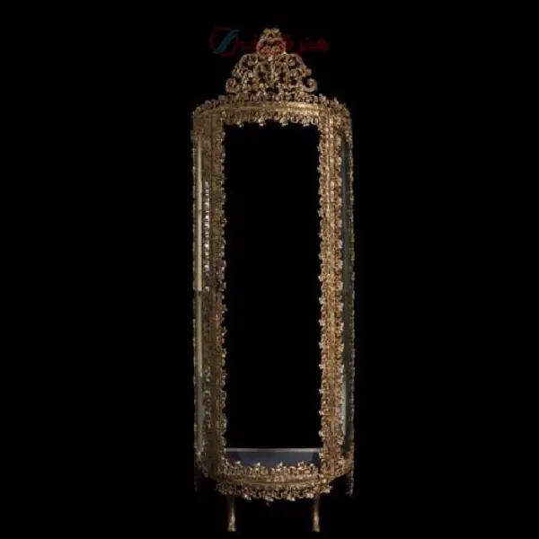 ویترین سه هلالی طرح غنچه بدنه آلومینیوم و رنگ طلایی زیبا