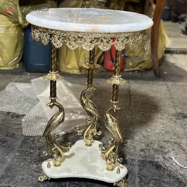 میز برنزی طرح درنا با رویه ی سنگ مرمر و حاشیه ی طرح دار، تولید شده با ظرافت و دقت بالا دارای ضمانت - 2