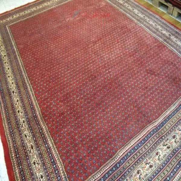 فرش دستباف ساروق میر طرح بته میر سراسر سایز قالی رنگ زمینه لاکی رنگ حاشیه کرم کد ۳۹۴۷۸ - 3