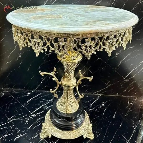 میز اسلیمی گرد برنزی، طرح ستون زنبوری، صفحه و پایه سنگی مرمر