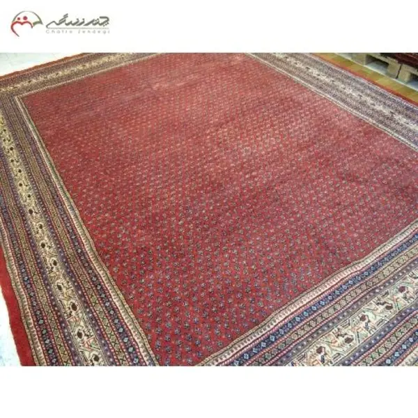 فرش دستباف ساروق میر طرح بته میر سراسر سایز قالی رنگ زمینه لاکی رنگ حاشیه کرم کد ۳۹۴۷۸ - 2