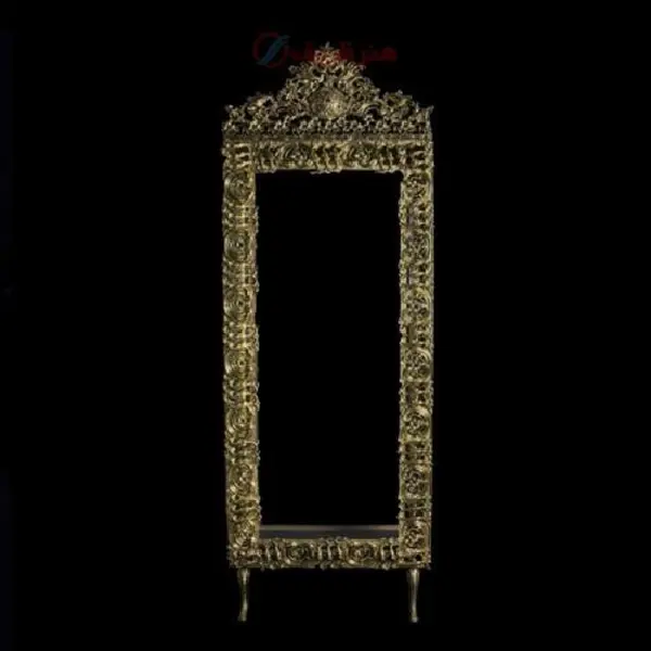 ویترین 4 گوش زنجیری قلوه ای با بدنه آلومینیوم و رنگ طلایی - 2