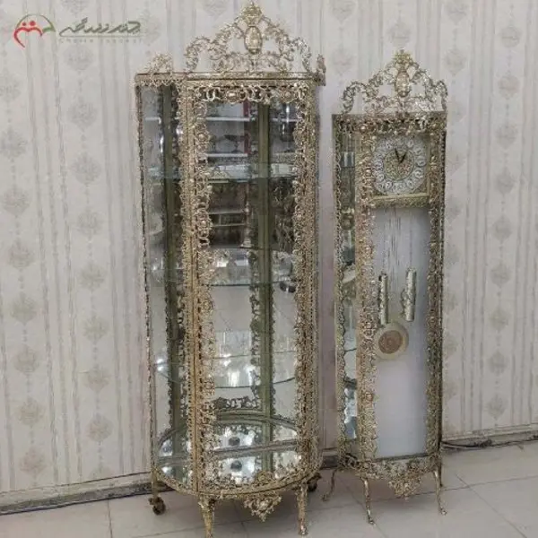 بوفه سه طبقه نیم گرد همراه ساعت ایستاده برنزی طرح گل سرخ و رنگ فورتیک با ضمانت کد 8004 - 2