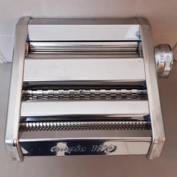 دستگاه خمیر پهن کن و رشته کن دسینی مدل ampia-150 - 3