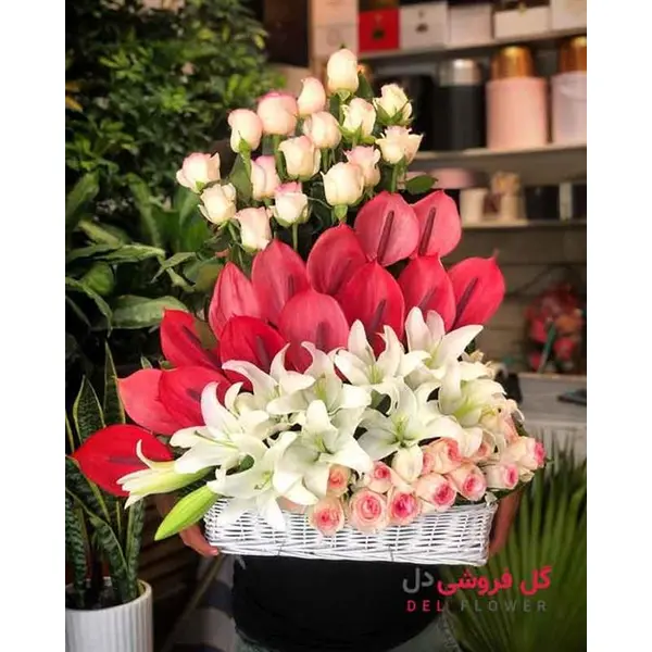 سبد گل رز لب صورتی 305 - 2
